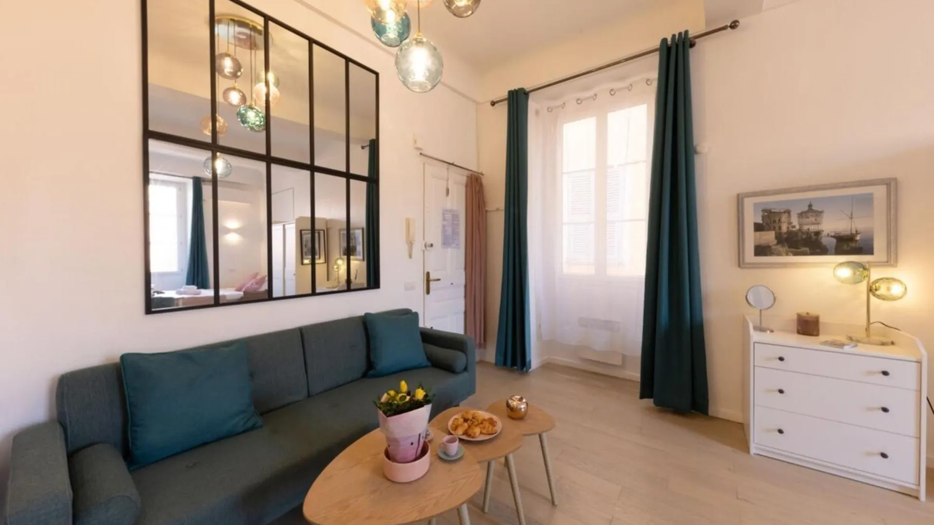 06A3 - Lovely Apartment In The Heart Of Old Nizza Francia