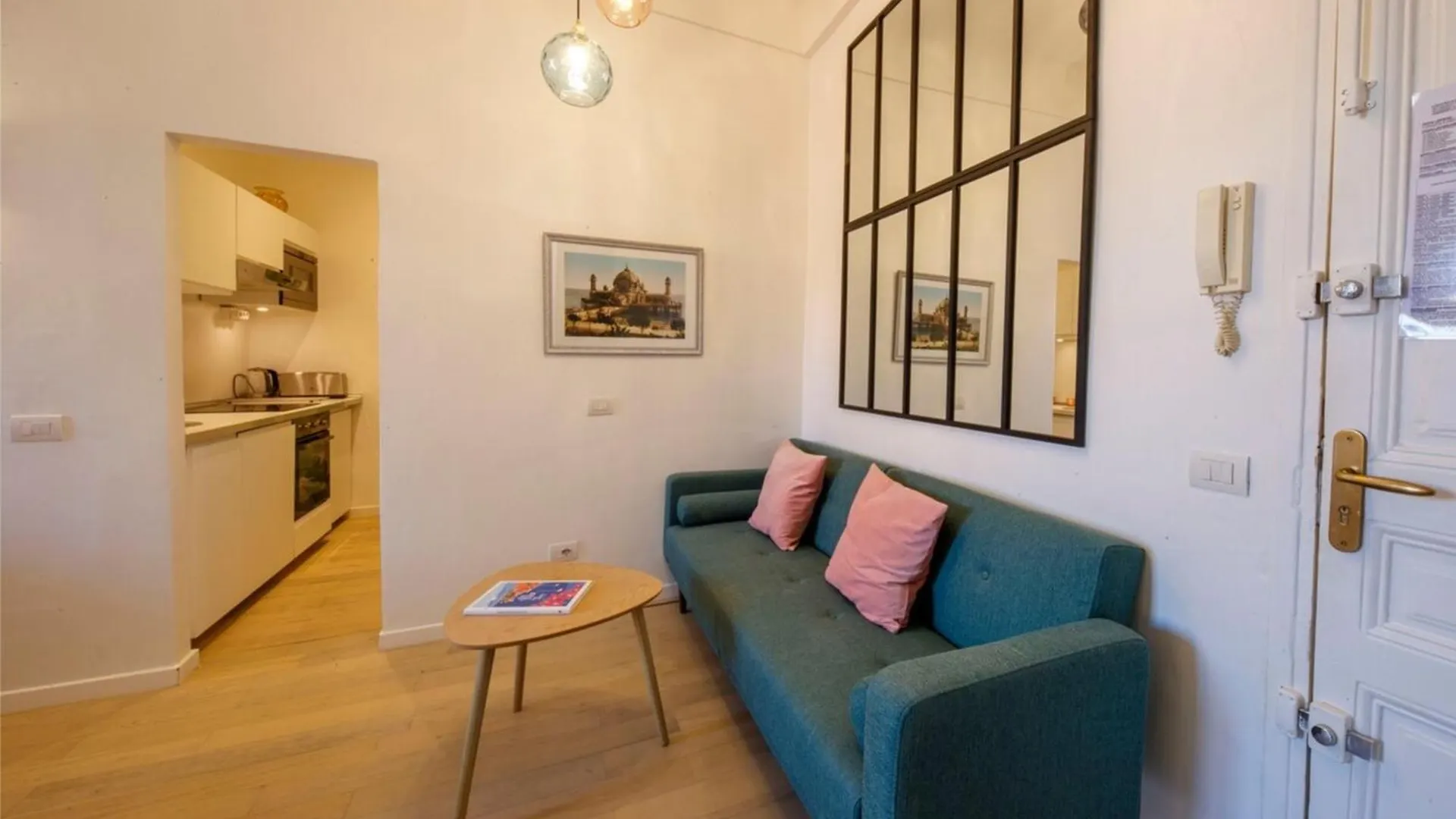 06A3 - Lovely Apartment In The Heart Of Old 尼斯