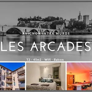 modern-appartment-intra-muros-of-avignon-balcony-45m2.aixenprovencehotels.org/